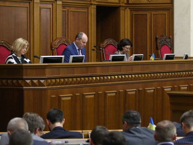Верховная Рада включила в повестку дня сессии законопроекты о медреформе