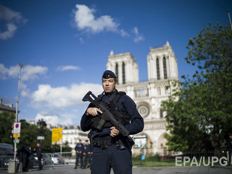 Напавший на полицейских возле собора Нотр-Дам называл себя 
