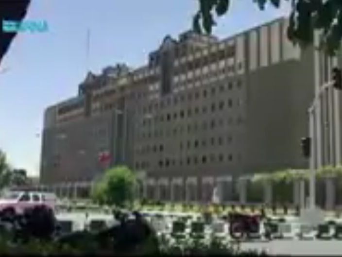 В здании парламента Ирана слышна стрельба. Видео