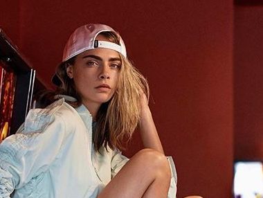 Делевинь снялась обнаженной