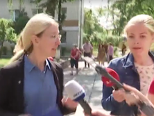 Супрун сбежала от журналистов после вопроса об отсутствии сыворотки от ботулизма. Видео