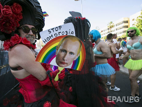 Кох: Кому нужен маленький, плешивый 65-летний дед весь в ботоксе? Да еще кидаться на него в душе с риском сесть?