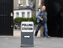 Премьер Британии Мэй, лидер лейбористов Корбин и первый министр Шотландии Стерджен проголосовали на выборах в парламент. Фоторепортаж