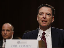 У экс-главы ФБР Коми нет сомнений во вмешательстве России в выборы президента США 