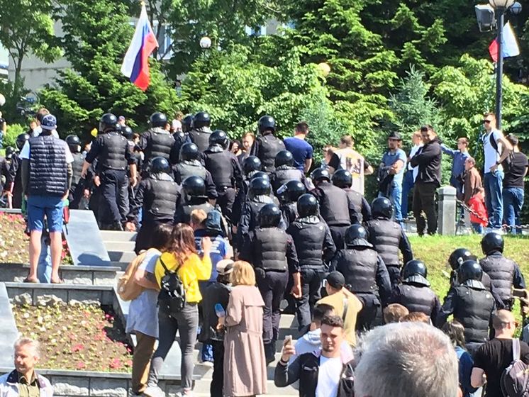 ﻿У Росії почалися перші затримання на антикорупційних мітингах, організованих Навальним