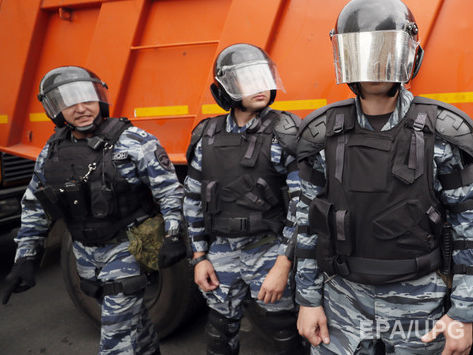 ﻿У Санкт-Петербурзі затримують активістів антикорупційного мітингу. Відео