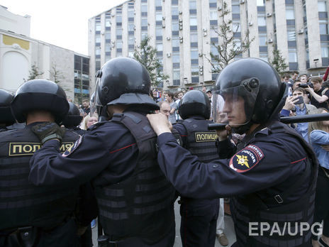﻿Слідком РФ відкрив кримінальну справу проти учасника мітингу в Москві за розпилення газу в очі співробітнику ОМОН