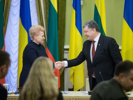 Грибаускайте за собственные деньги купила перископ для АТО – Порошенко