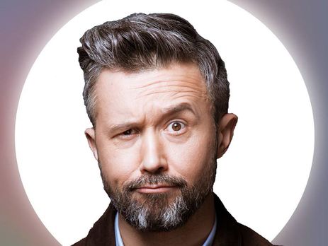 Бабкин покрасил волосы в красный цвет