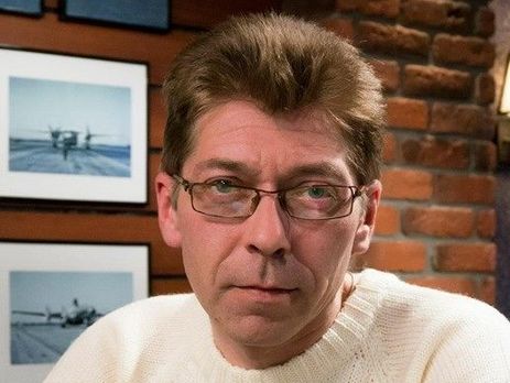 Лежит у микрофона кусочек собачьего экскремента и 