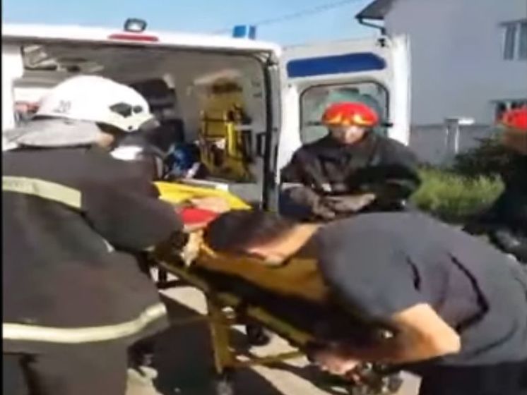 ﻿В Ізмаїлі рятувальники звільнили жінку, яка кілька днів провела під завалами зруйнованого будинку