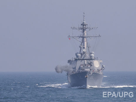 Возле Японии американский эсминец столкнулся с торговым судном