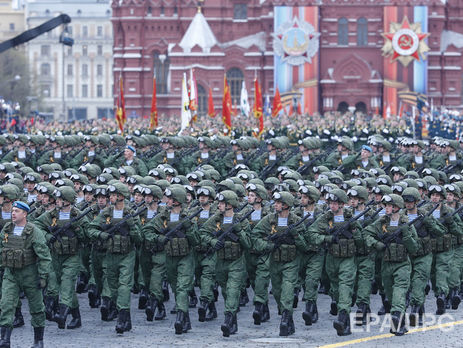 Россия тратит на армию 7,4% ВВП, истощая свою экономику – СМИ