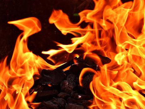 Во Львове неизвестные пытались поджечь два банковских отделения – 