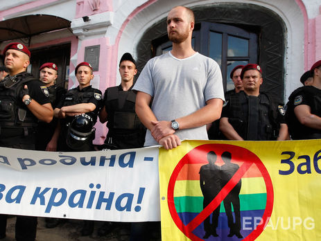 Волонтер Доник: Шествие московитских попов, благословивших агрессию РФ, прошло через всю Украину. Никаких протестов