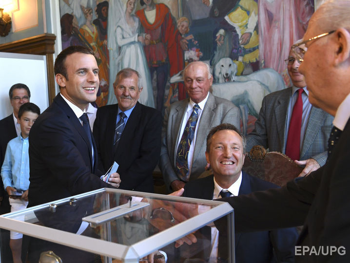 ﻿Партія Макрона та її союзники здобувають абсолютну більшість у парламенті Франції – екзит-пол