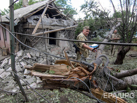 Боевики обстреляли Марьинку, ранена женщина – штаб АТО