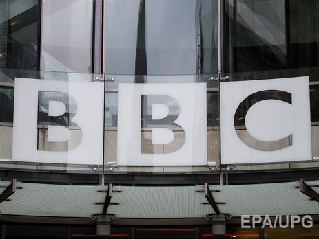 ﻿Ведучий вечірніх новин BBC дві хвилини мовчав у прямому ефірі