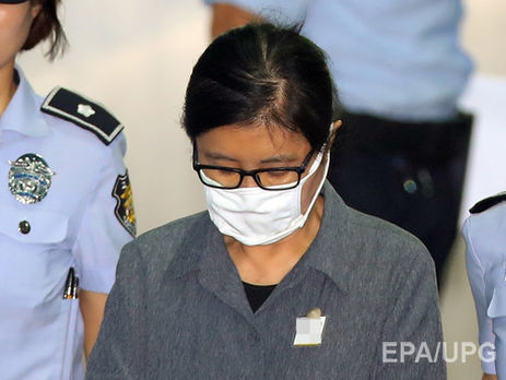 ﻿Подруга екс-президента Південної Кореї отримала три роки в'язниці