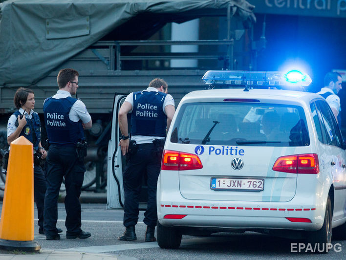 ﻿У Брюсселі невідомий на автомобілі намагався наїхати на поліцейських