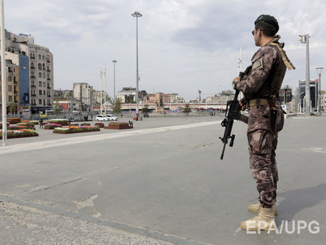 На севере Турции в результате взрыва бомбы ранены двое военных