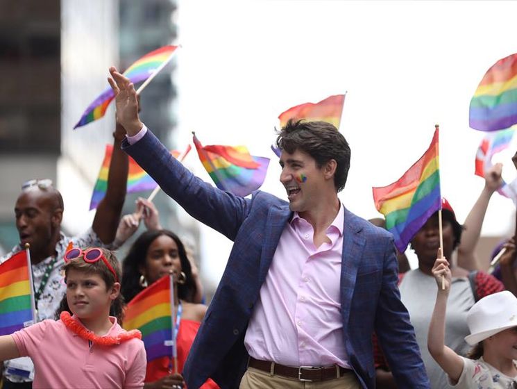﻿"Любов – це любов". Трюдо взяв участь у гей-прайді в Торонто