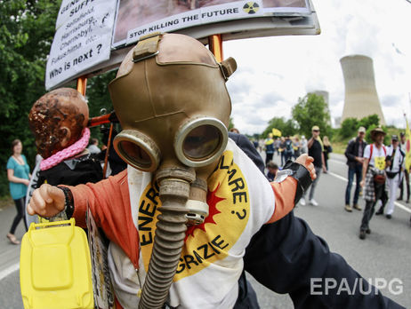 50 тыс. человек из Бельгии, Германии и Нидерландов cформировали живую цепь в 90 км, требуя закрыть АЭС
