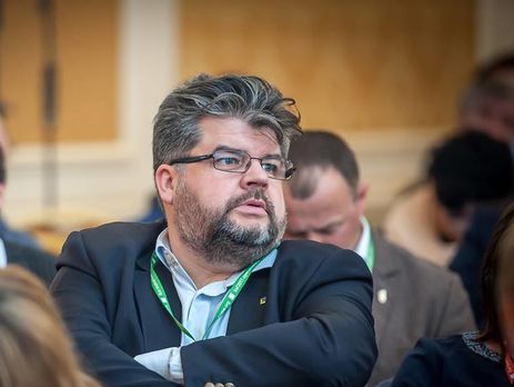 Яременко: Дворец, где Макрон принимал Путина, строился как место королевских утех с бл...дями