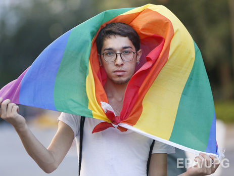 ﻿У Стамбулі поліція не дала активістам провести ЛГБТ-прайд. Фоторепортаж