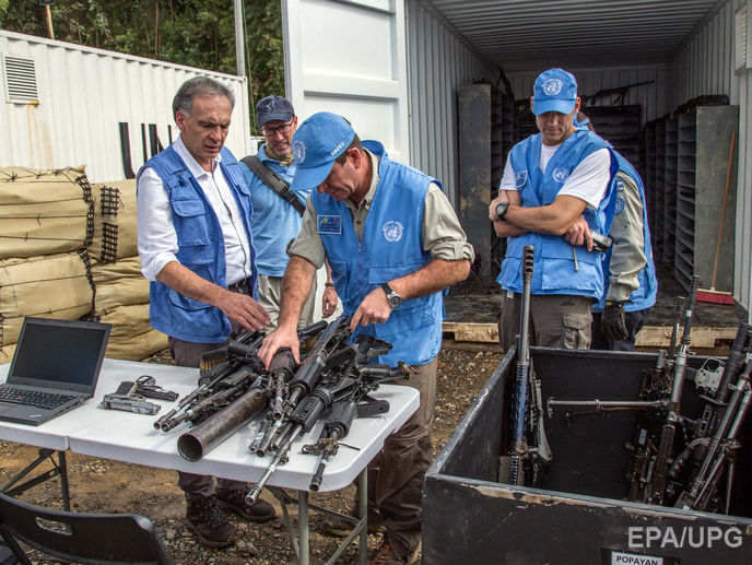 Колумбийские повстанцы FARC сдали все оружие – ООН