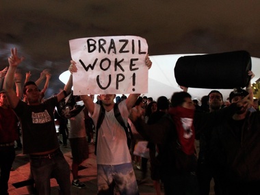 Столицу Бразилии охватили протесты