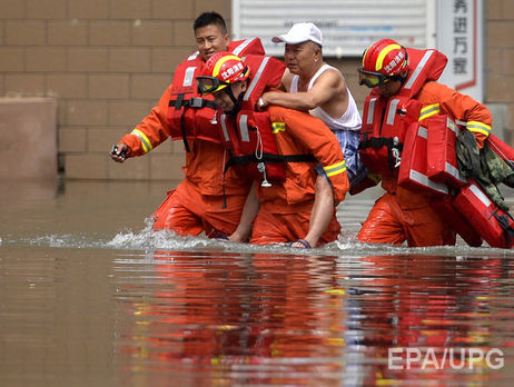 В Китае в результате паводка пострадали около 2 млн человек
