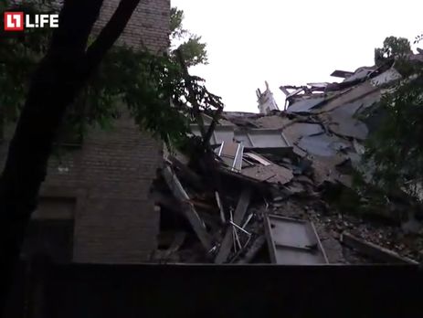 СМИ сепаратистов назвали обрушение здания университета в Донецке последствием дождя