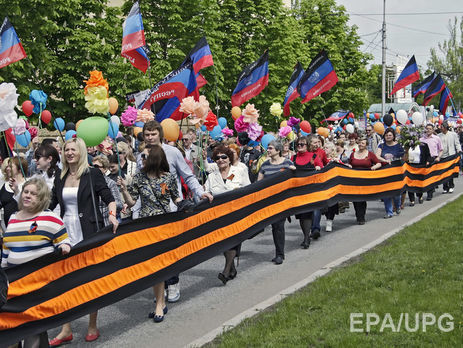 Большинство украинцев поддерживает запрет георгиевской ленты и введение языковых квот на телевидении – опрос