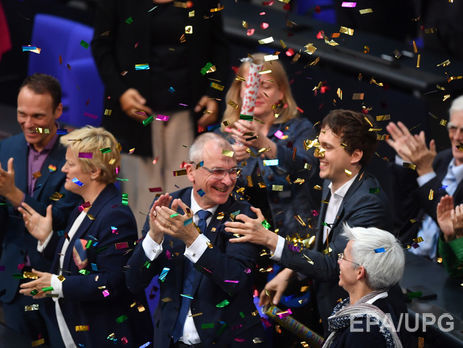 Парламент Германии одобрил законопроект о равноправном признании однополых браков