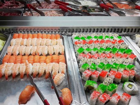 После отравления суши в Киеве проверят все заведения общепита. Число отравившихся выросло до 29 человек