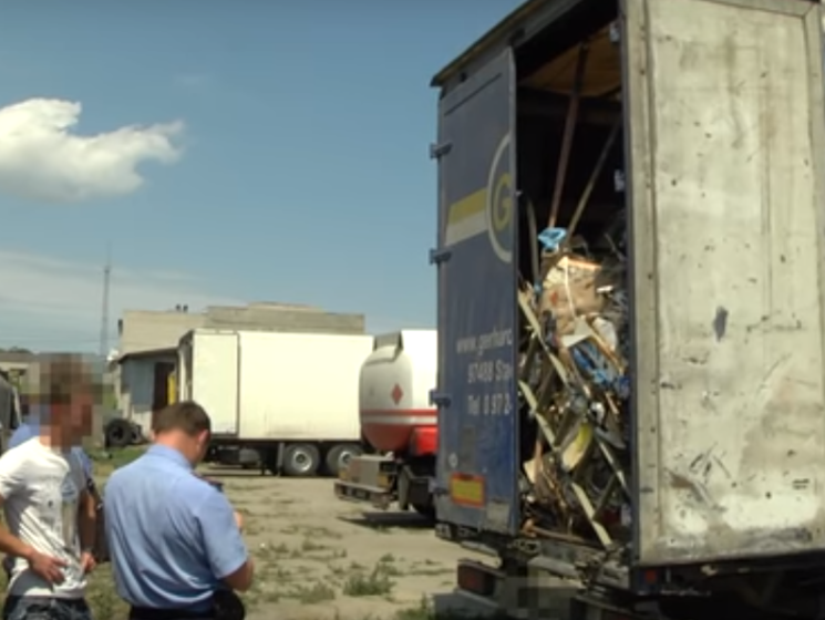 ﻿У Черкасах виявили вантажівку із львівським сміттям – поліція