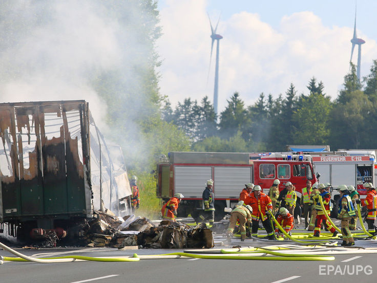 Унаслідок аварії туристичного автобуса в Баварії 18 людей зникли безвісти, 30 постраждали