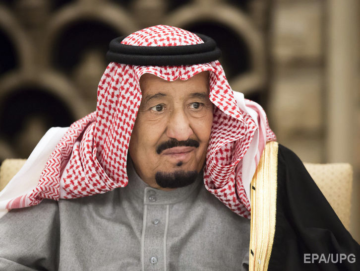 ﻿У Саудівській Аравії журналіста покарали за те, що він дуже хвалив короля