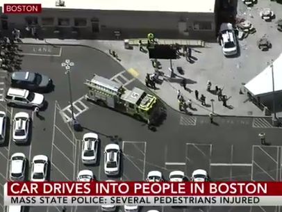 В полиции сообщили, что наезд автомобиля на людей в Бостоне был непреднамеренным