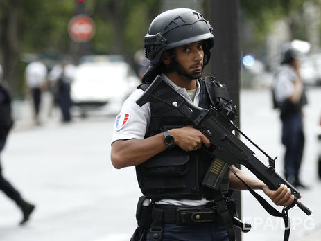 ﻿Мотоциклісти в мусульманському одязі відкрили стрілянину в Тулузі: є загиблий і поранені