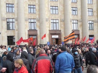 В Харькове проходят митинги за и против федерализации Украины