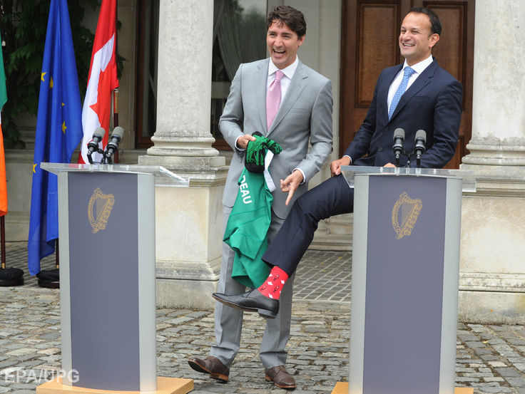 ﻿Ірландський прем'єр-міністр зустрів Трюдо у шкарпетках із символами Канади