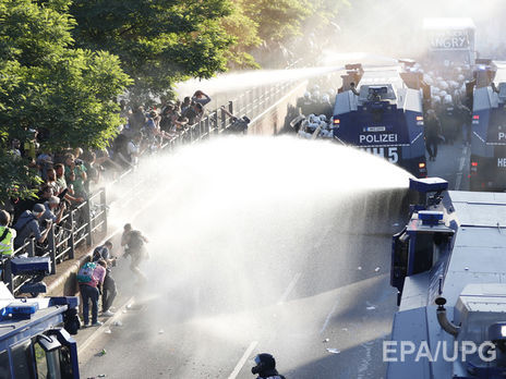 На антикапиталистической акции протеста Welcome to Hell в Гамбурге произошли беспорядки. Фоторепортаж