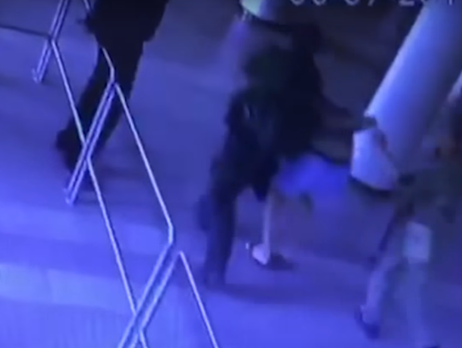 В Кривом Роге во время учений из огнестрельного оружия ранили оператора местного СМИ. Видео