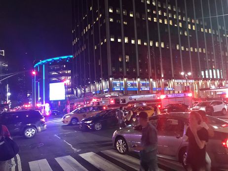 В Нью-Йорке пассажирский поезд сошел с рельсов 