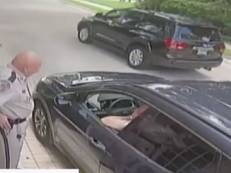 Теннисистка Винус Уильямс попала в ДТП, выезжая на перекресток на зеленый свет светофора. Видео