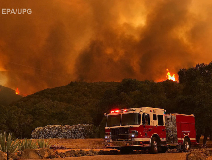 В американской Калифорнии бушуют лесные пожары