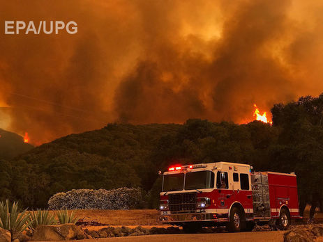 В американской Калифорнии бушуют лесные пожары