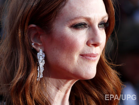 Джулианна Мур представит нижнее белье Triumph